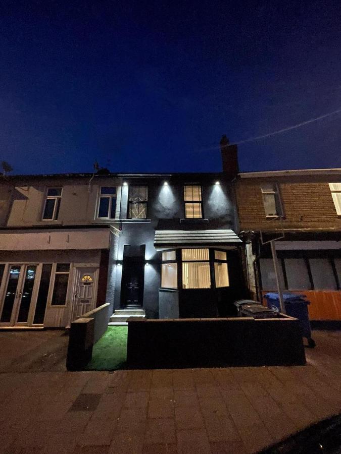 Lovely 2-Bed Apartment In Blackpool Secret House Exterior foto
